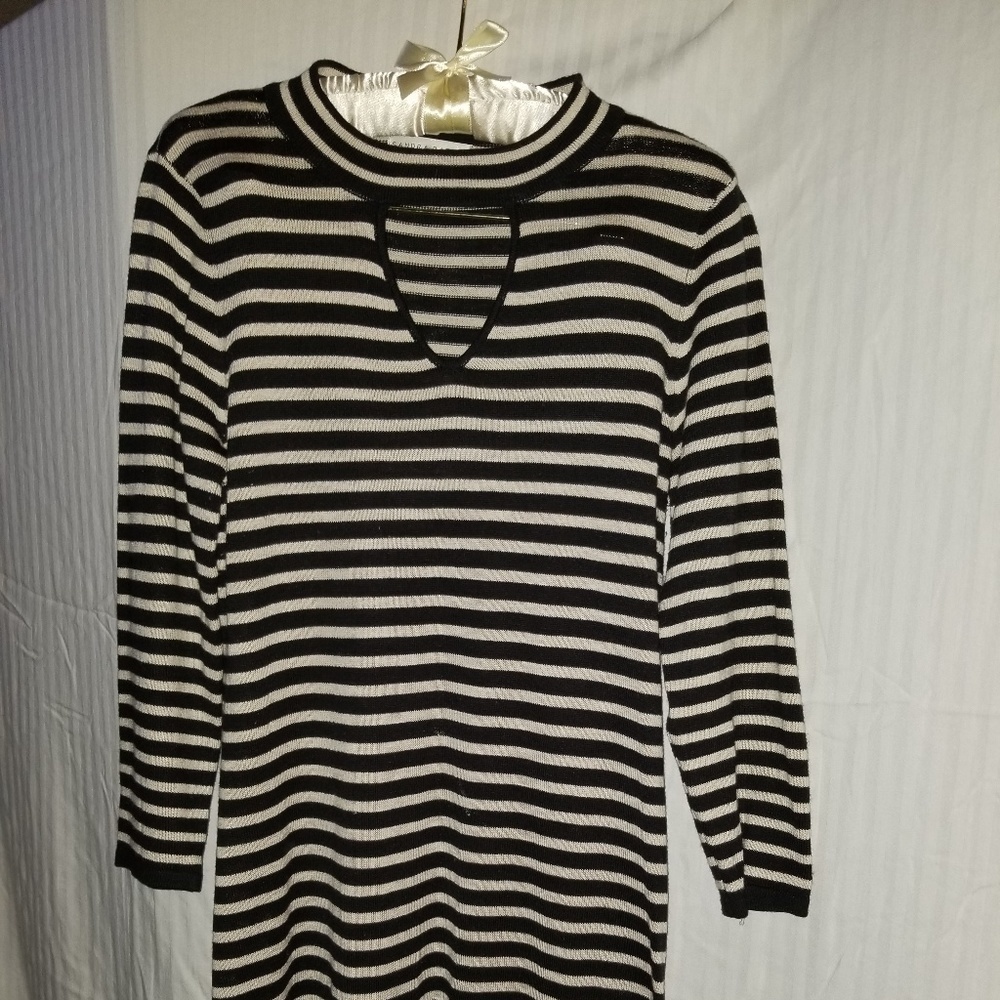 Sandra Darren Black White Striped Keyhole Sweater
